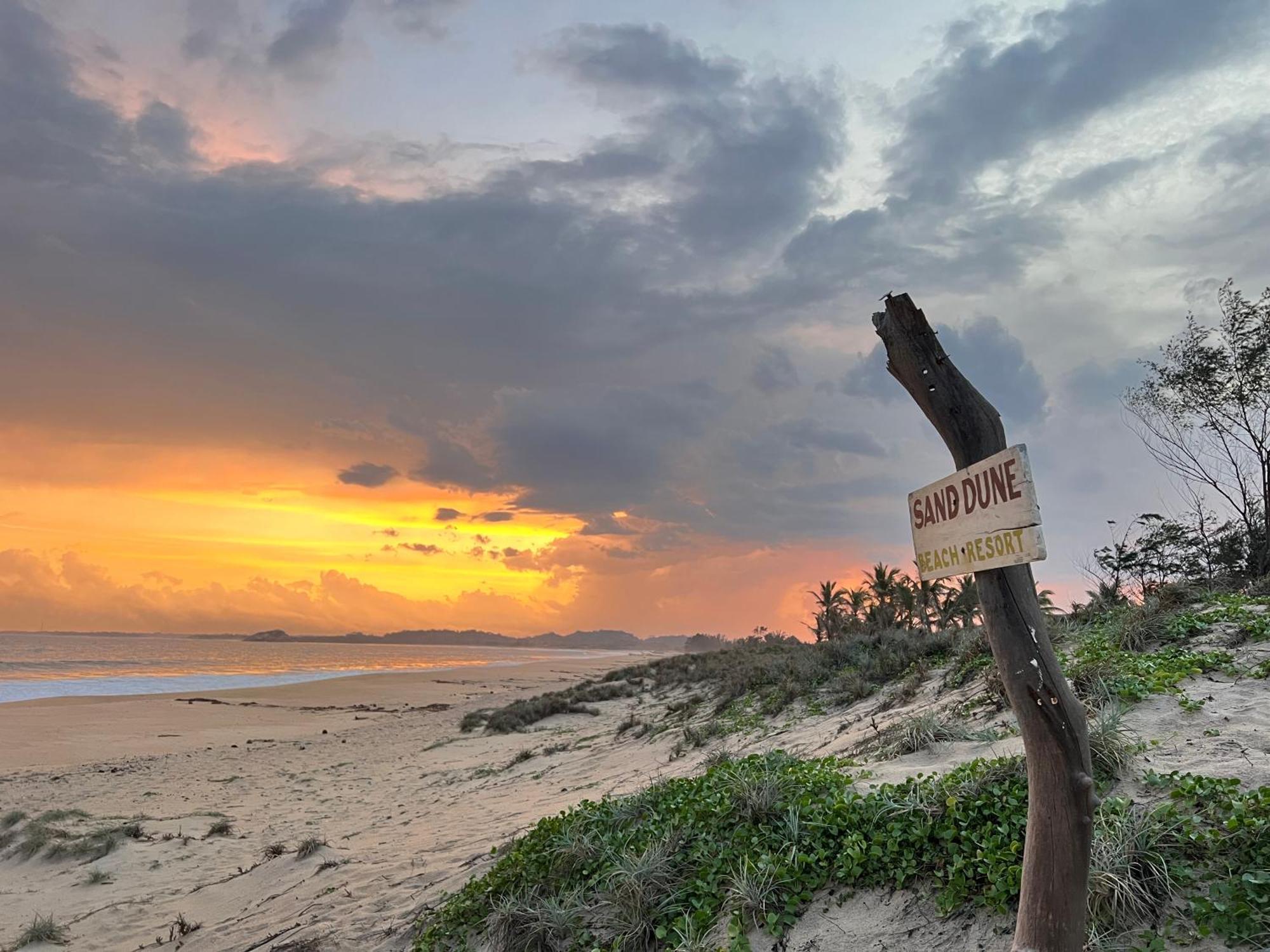 Sand Dune Beach Resort & Surf Camp อารูกัมเบย์ ภายนอก รูปภาพ