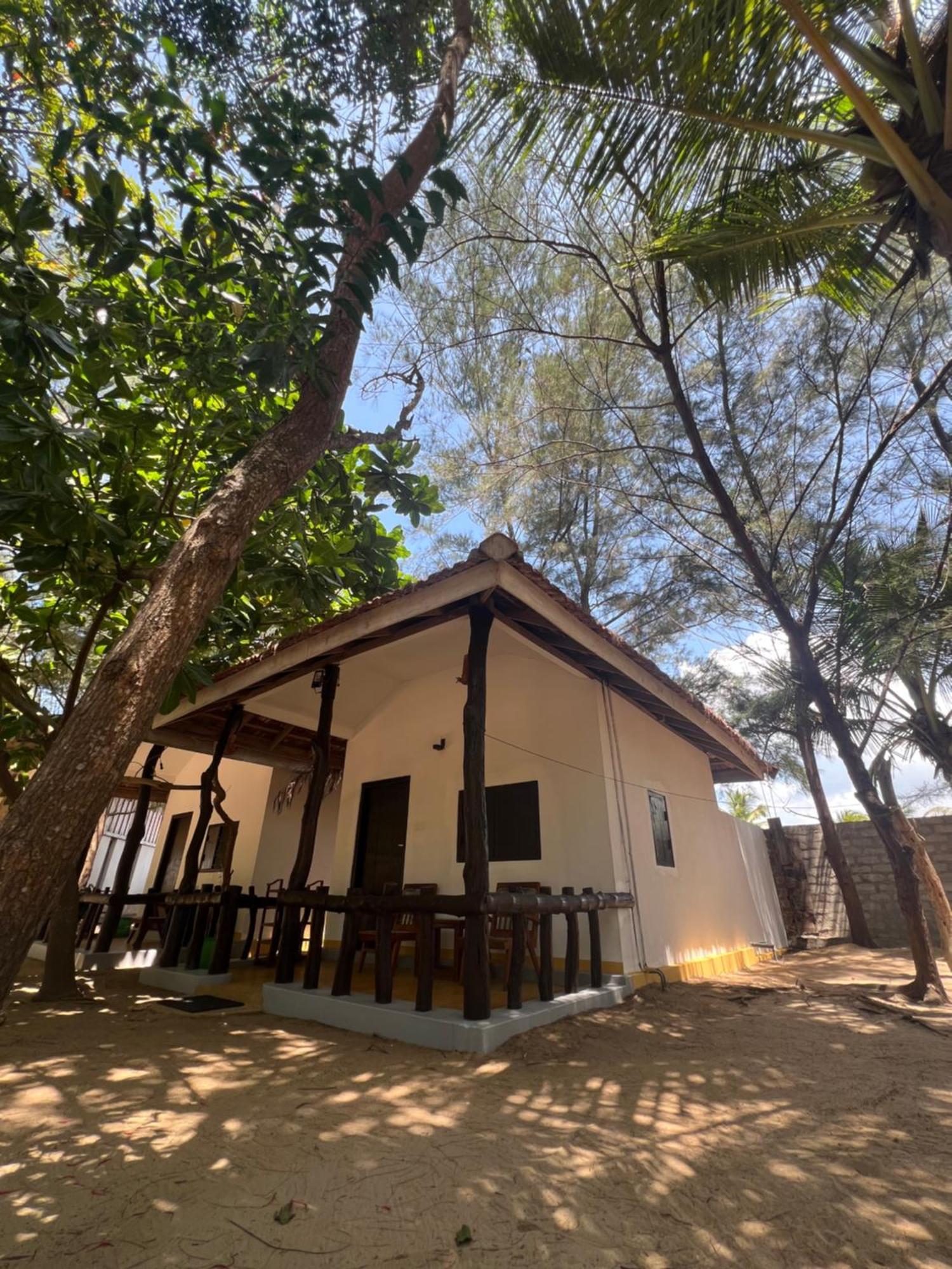 Sand Dune Beach Resort & Surf Camp อารูกัมเบย์ ภายนอก รูปภาพ